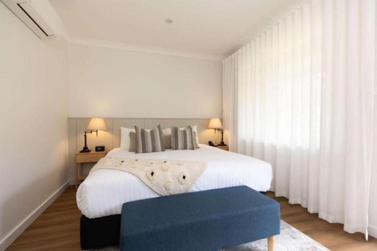 Готель Clare Country Club Екстер'єр фото